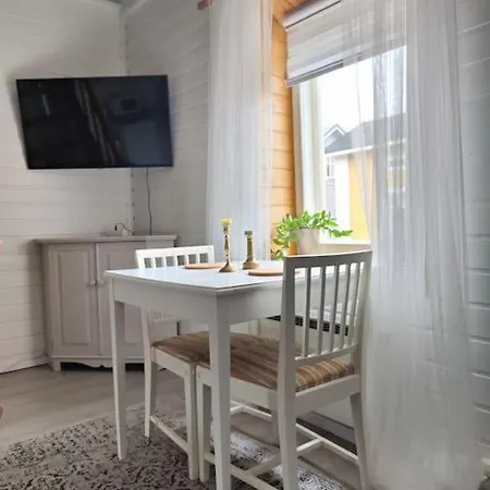 Wanha Froeoekynae Huoneisto Wanhassa Raahessa Apartment Raahe