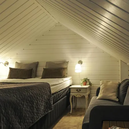 Wanha Froeoekynae Wanhassa Raahessa